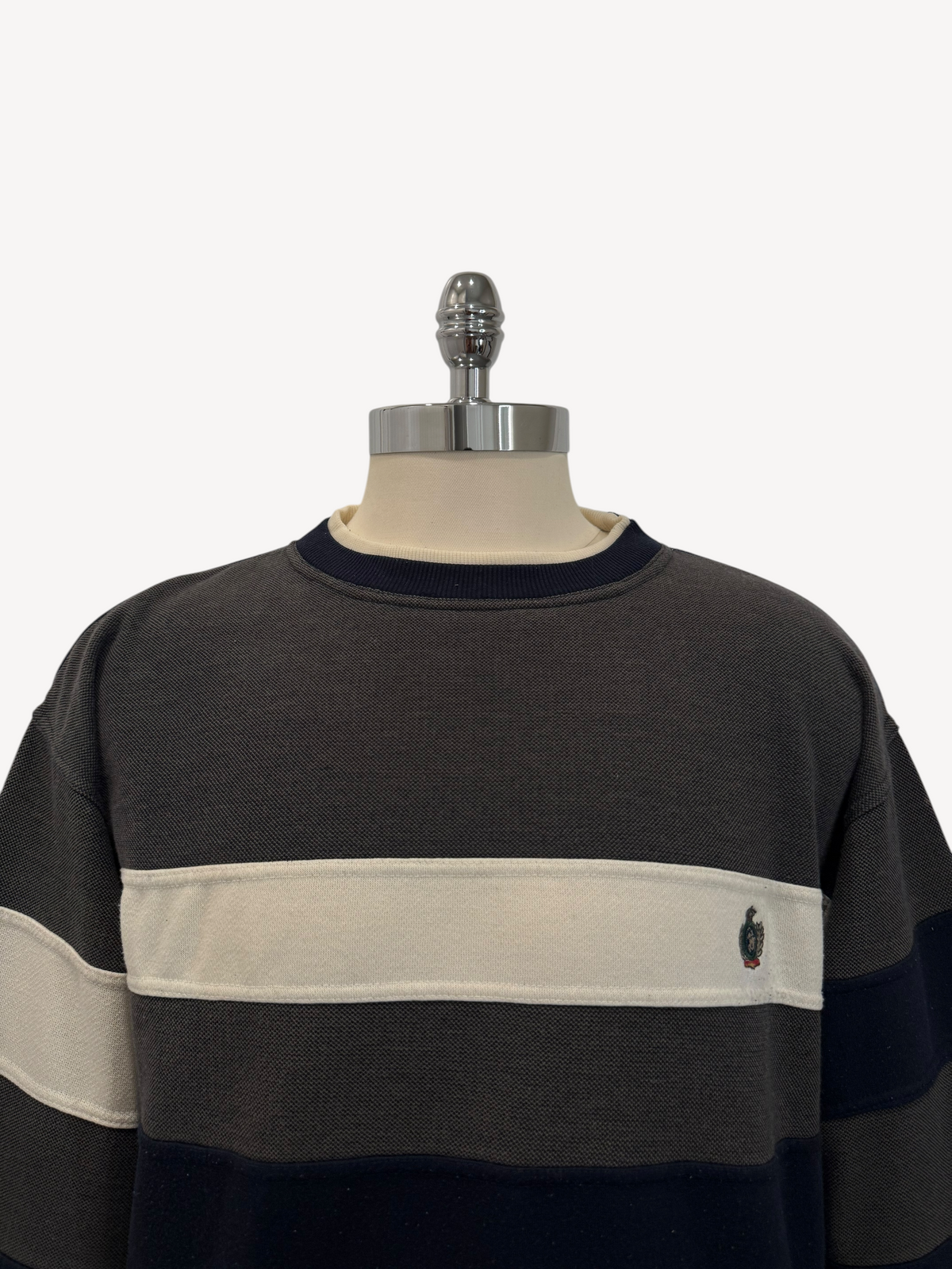 90s Knights of Round Table Striped Sweatshirt (L)