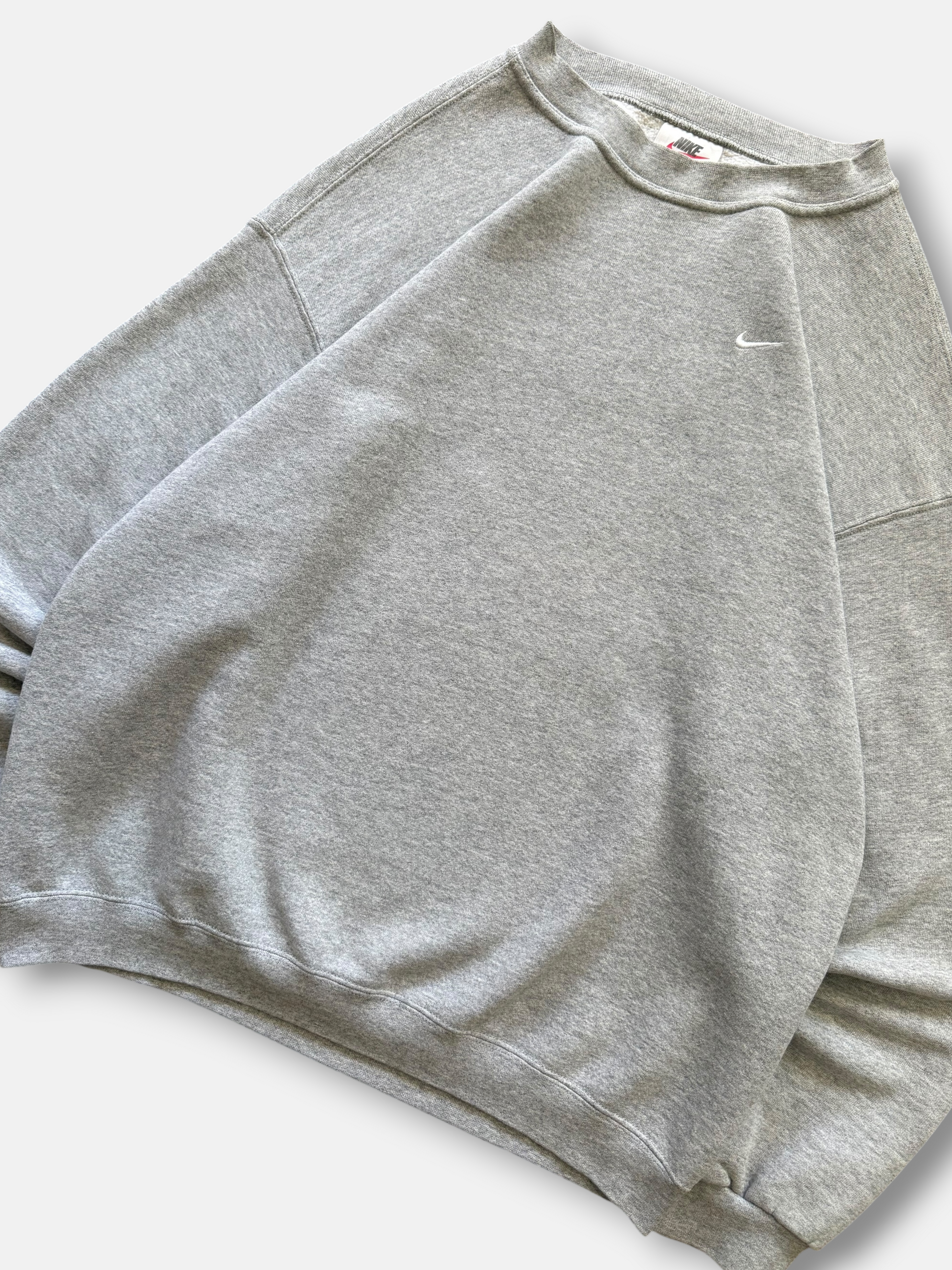 90s Nike Essential Sweatshirt (L)