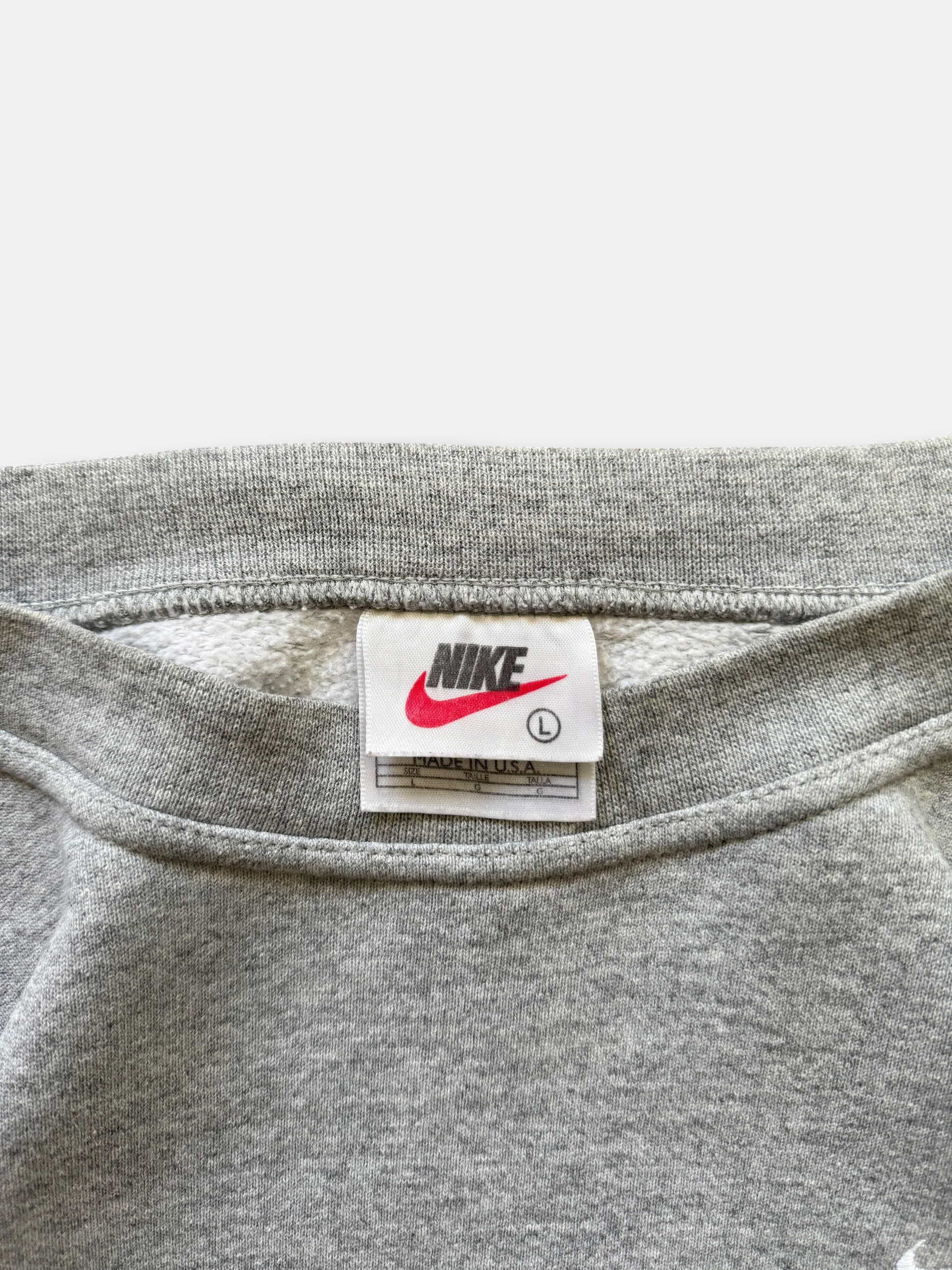 90s Nike Essential Sweatshirt (L)