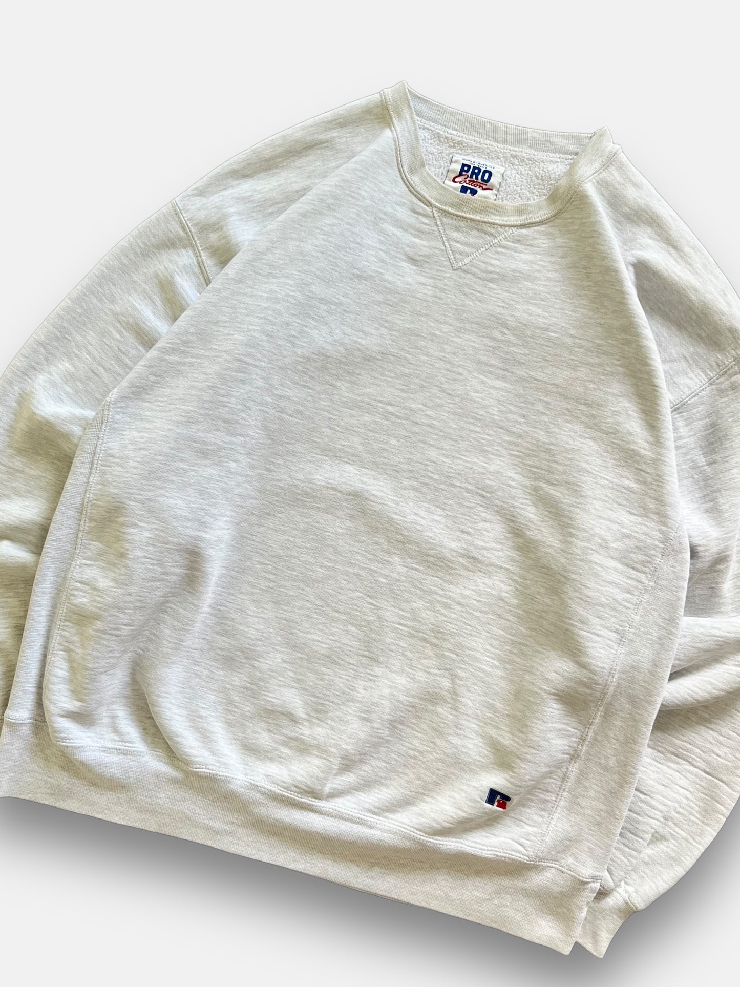 90s Russell Essential Sweatshirt (XL)